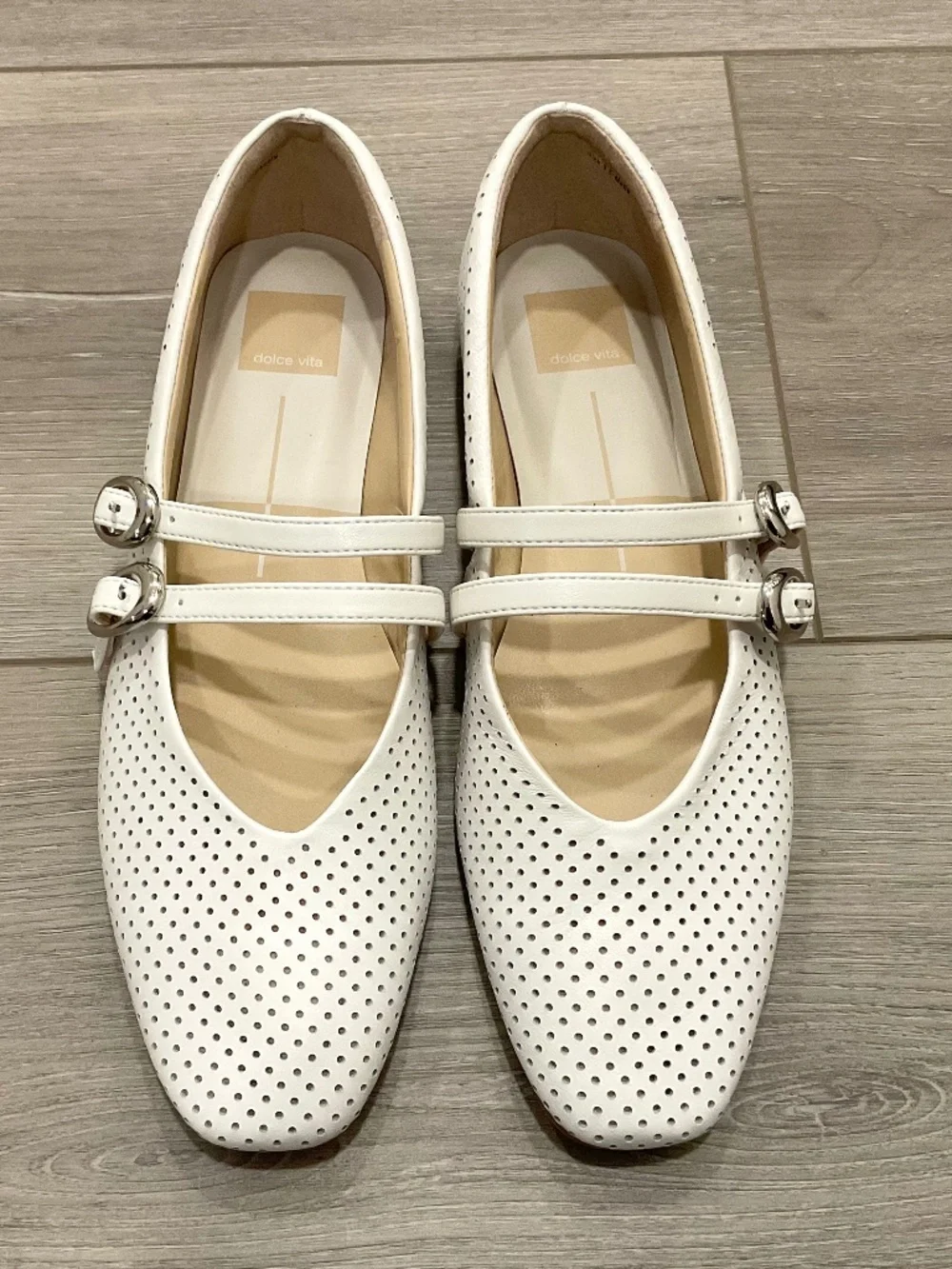 DOLCE VITA Baylee Double Strap Mary Jane Perforated  in Bone LIKE NEW Size 9.5